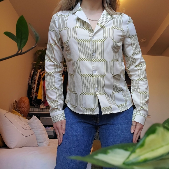 3/20$● CIDER GREEN LONG SLEEVE BLOUSE ○ S - Picture 7 of 7